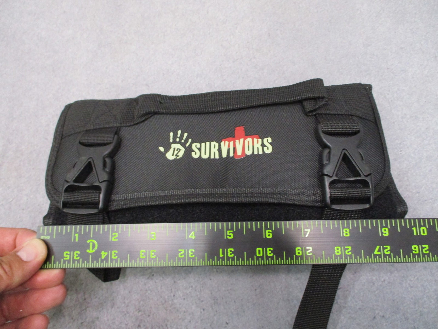 12 Survivors Tactical First Aid Roll-Up Kit Medical Pouch Survival Gear