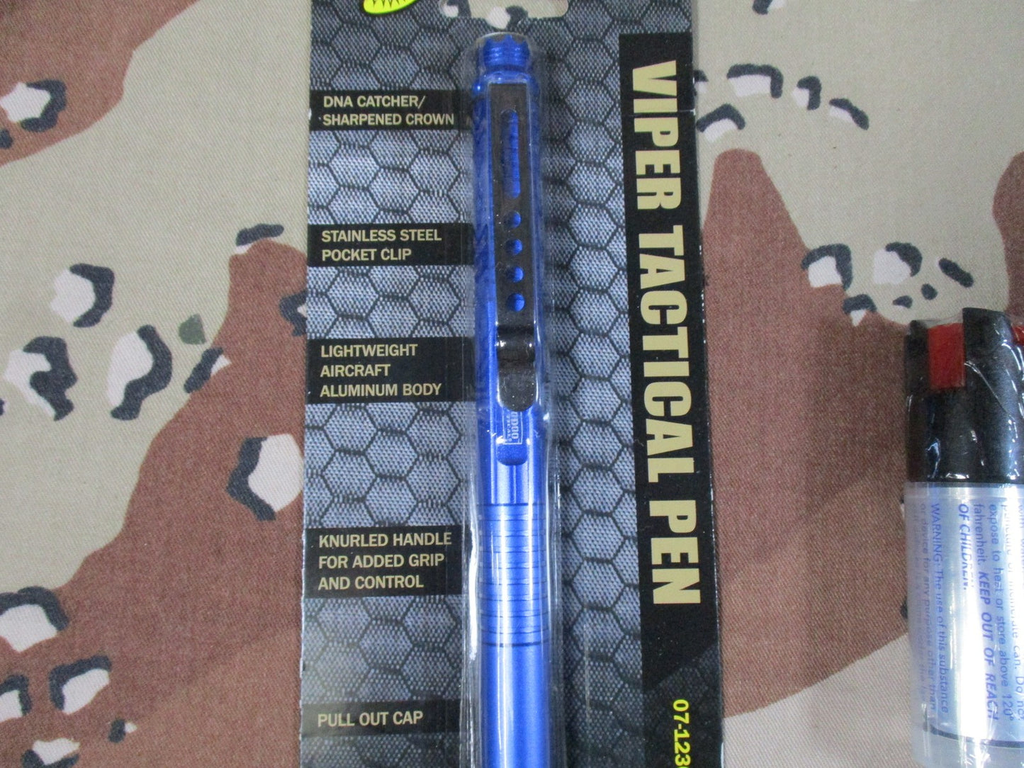 Every Day Carry Set Voodoo Tactical Pen, Smith & Wesson Pepper Spray, Car Escape