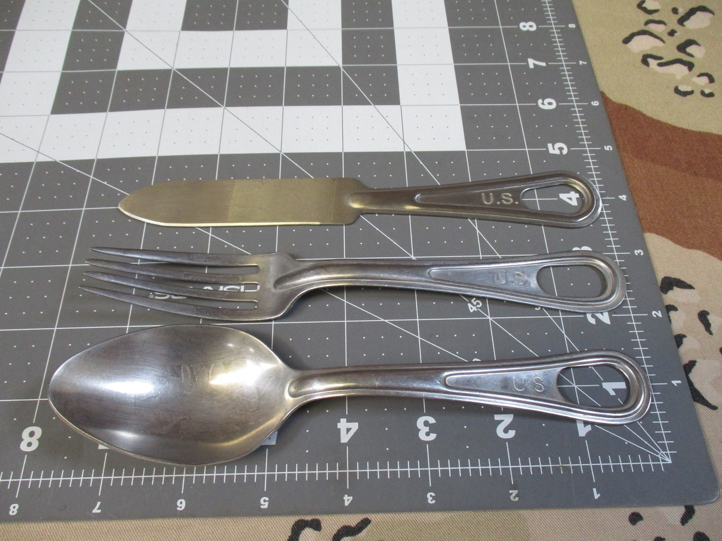 U.S. Military‑Style Eating Utensil Set – Spoon, Fork & Knife – Old Stock