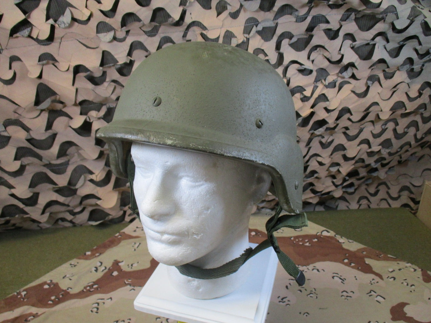 US Military PASGT Helmet Woodland Camo 4th Infantry Division Sergeant 1284