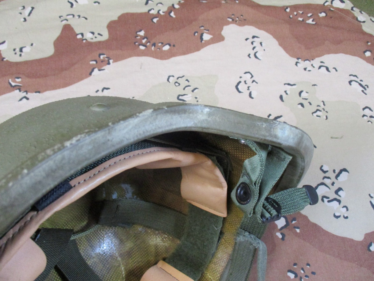 US Military PASGT Helmet Woodland Camo 4th Infantry Division Sergeant 1284