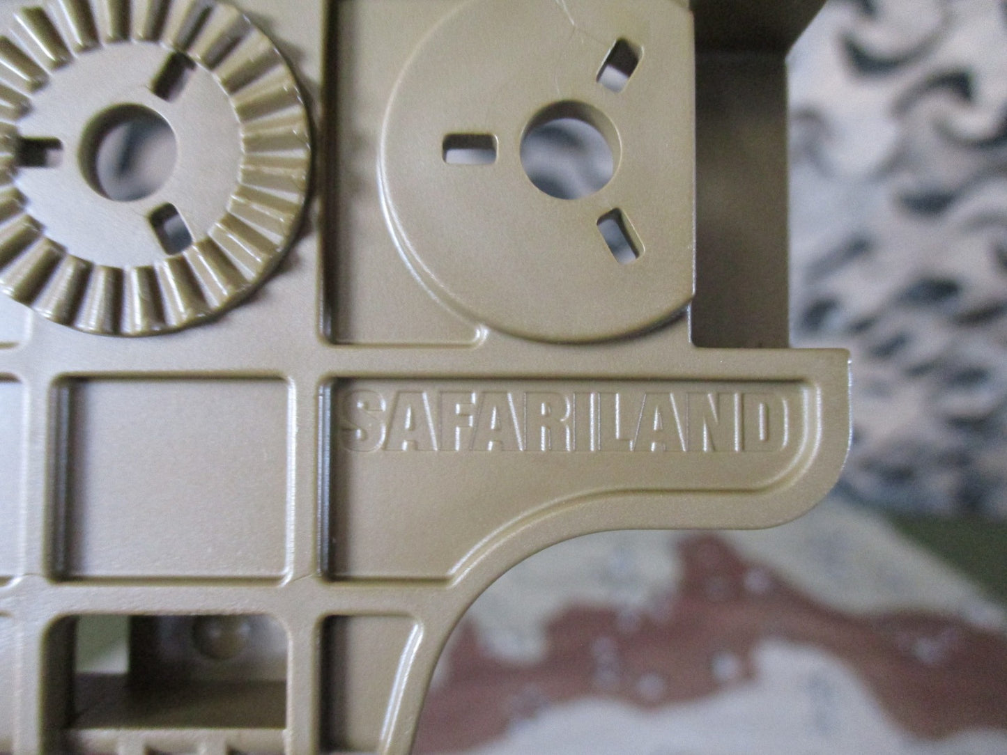 Safariland QLS 22 Receiver Plate Coyote Brown Holster Mounting System