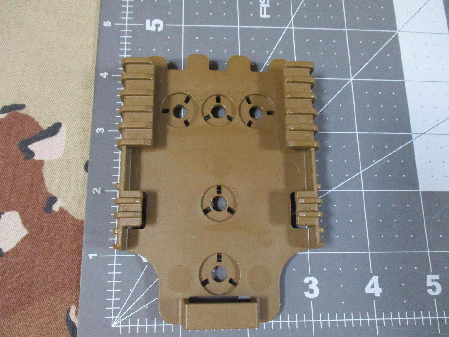 Safariland QLS 22 Receiver Plate Coyote Brown Holster Mounting System