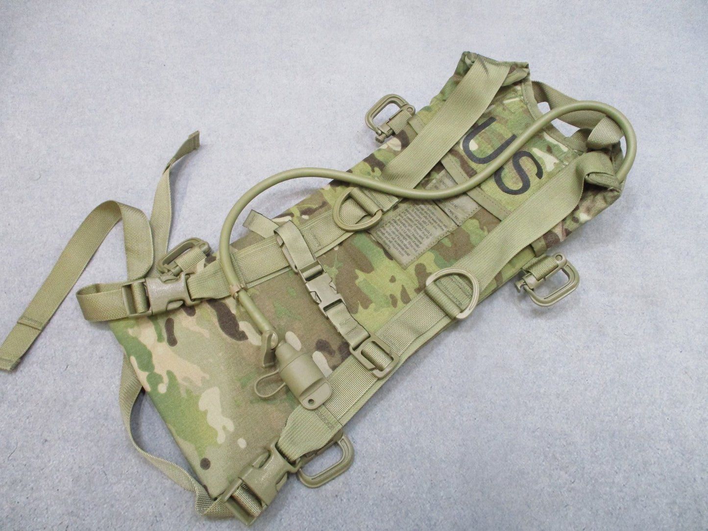 USGI MOLLE II Hydration System Carrier OCP Scorpion w/ New Bite Valve Gas Mask