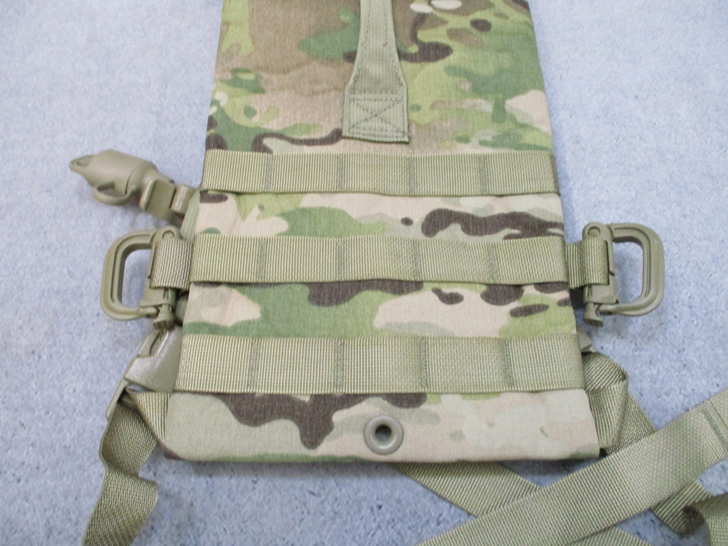 USGI MOLLE II Hydration System Carrier OCP Scorpion w/ New Bite Valve Gas Mask