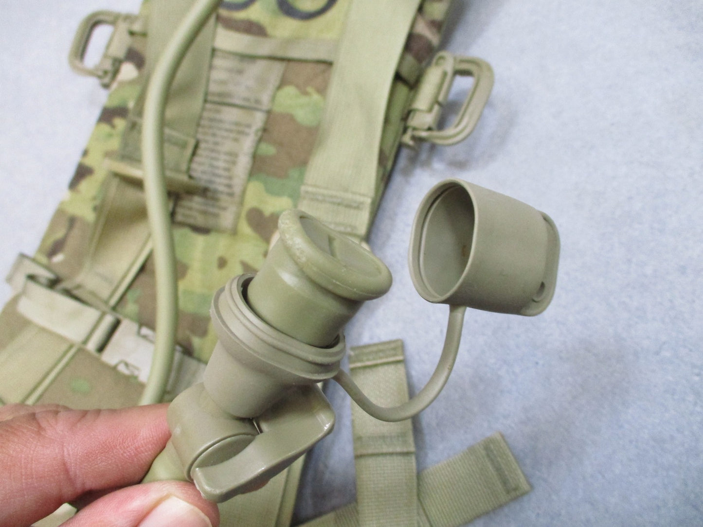 USGI MOLLE II Hydration System Carrier OCP Scorpion w/ New Bite Valve Gas Mask