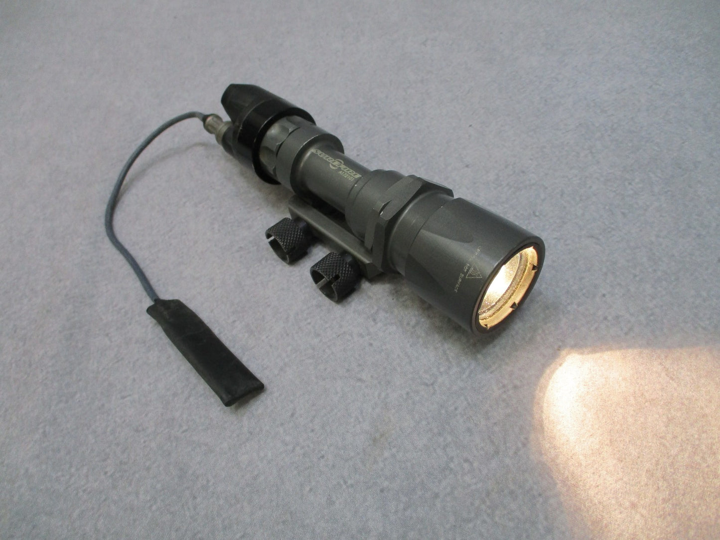 SUREFIRE MILLENNIUM UNIVERSAL WEAPONLIGHT RAIL MOUNT FLASHLIGHT M951 THUMB NUT