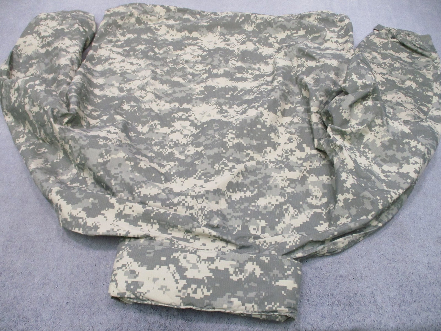 GEN III Level 6 Gore-Tex Parka ACU UCP Large Long Cold Wet Weather Jacket