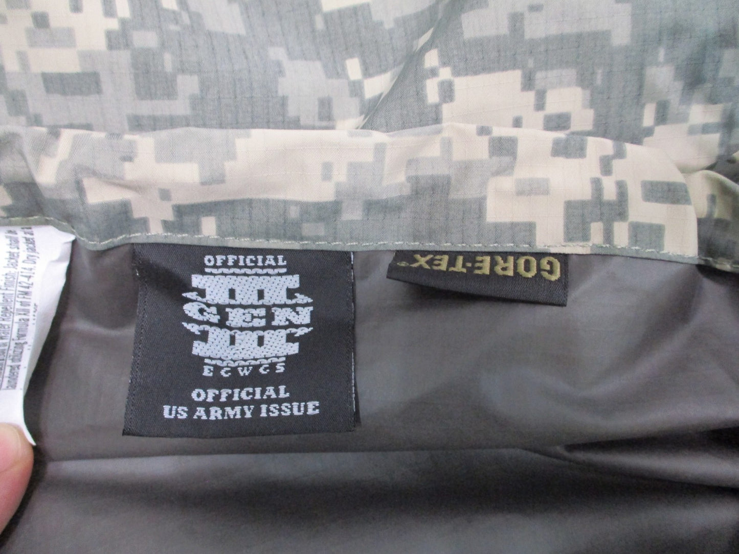 GEN III Level 6 Gore-Tex Parka ACU UCP Large Long Cold Wet Weather Jacket