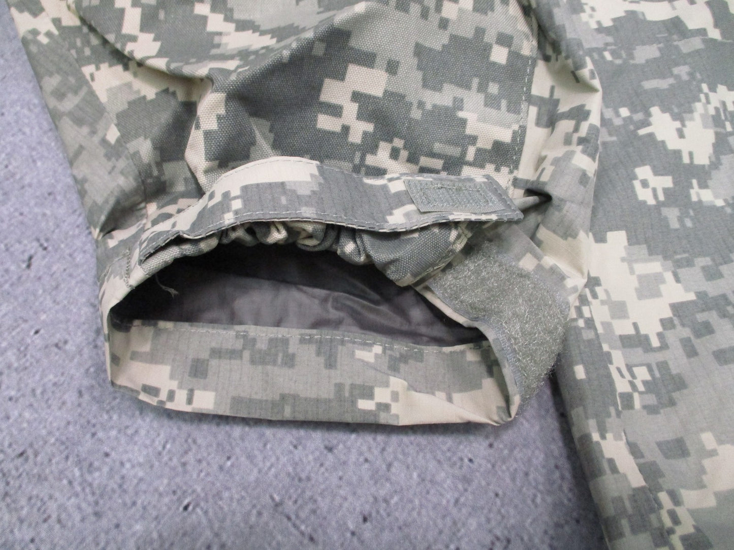 GEN III Level 6 Gore-Tex Parka ACU UCP Large Long Cold Wet Weather Jacket