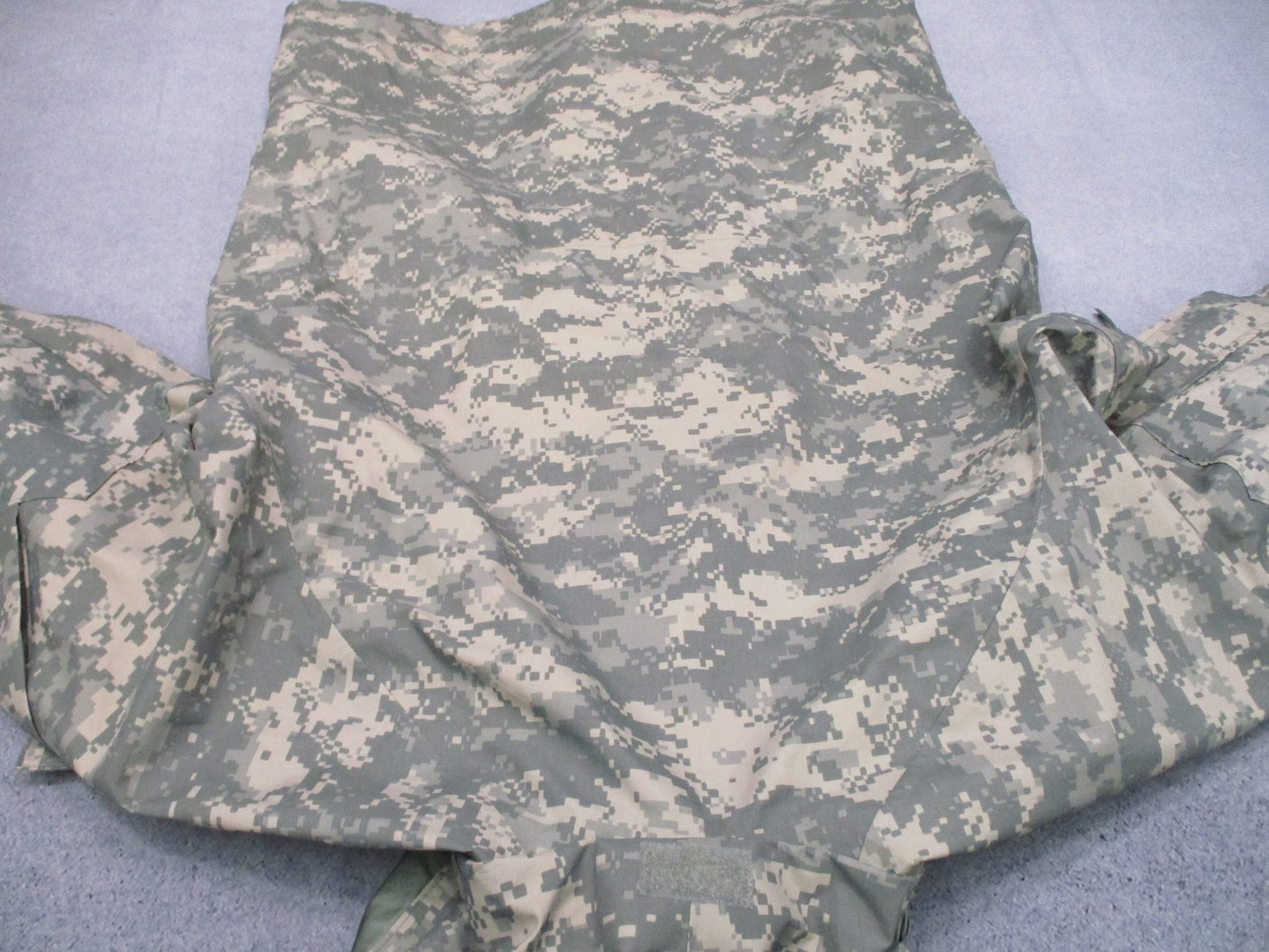 ARMY ISSUE UCP ACU DIGITAL GORE-TEX JACKET COLD/WET WEATHER PARKA MEDIUM/REGULAR