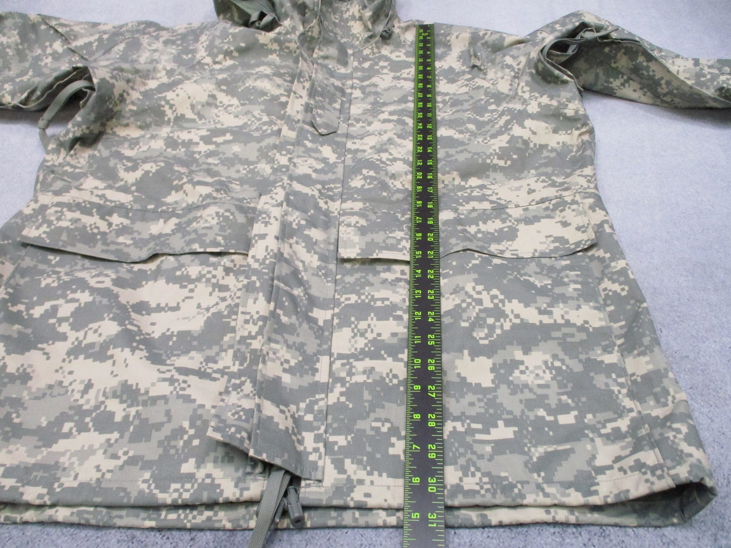 ARMY ISSUE UCP ACU DIGITAL GORE-TEX JACKET COLD/WET WEATHER PARKA MEDIUM/REGULAR