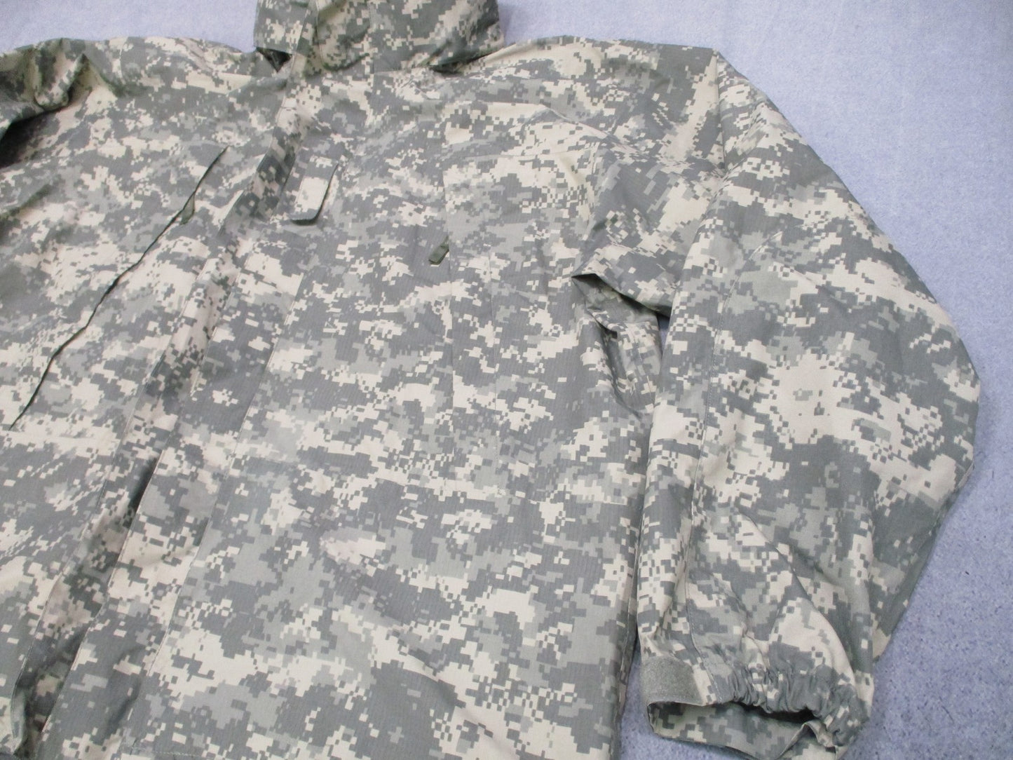 VGC ARMY ACU DIGITAL UCP GEN III LEVEL 6 COLD/WET JACKET MEDIUM/LONG GORE-TEX