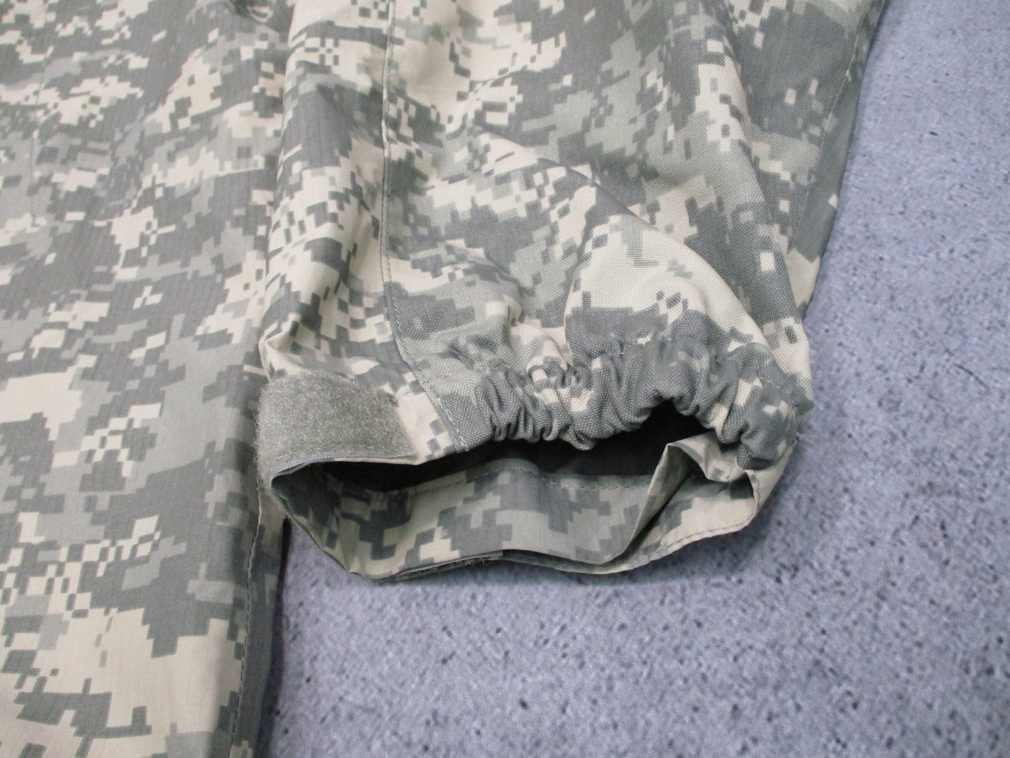 VGC ARMY ACU DIGITAL UCP GEN III LEVEL 6 COLD/WET JACKET MEDIUM/LONG GORE-TEX