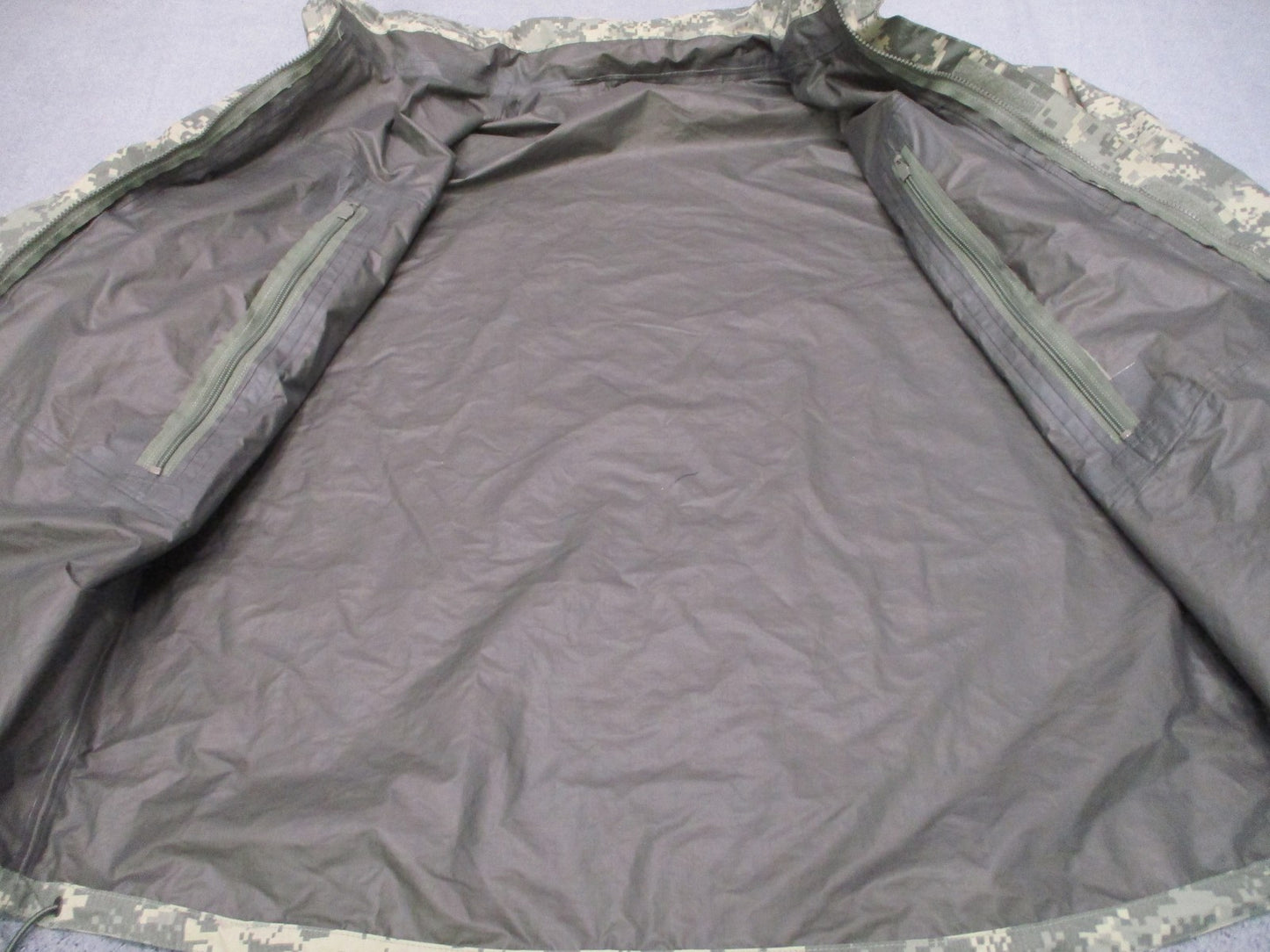VGC ARMY ACU DIGITAL UCP GEN III LEVEL 6 COLD/WET JACKET MEDIUM/LONG GORE-TEX