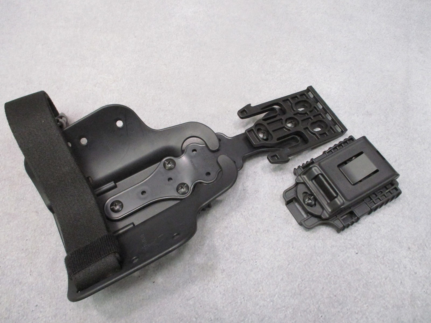 Safariland 6004UFA-SP6 Drop Leg Shroud QLS 22 568BL Paddle 745BL Clip Black