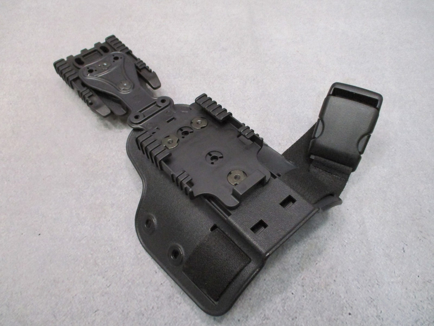 Safariland 6004UFA-SP6 Drop Leg Shroud QLS 22 568BL Paddle 745BL Clip Black