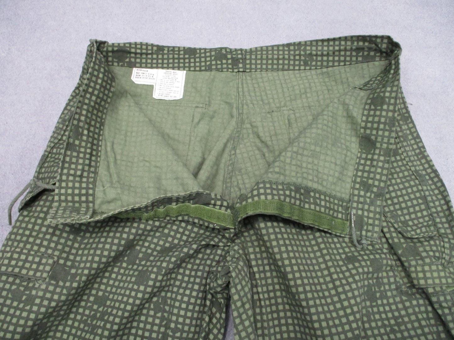 Vintage US Military Night Camouflage Desert Trousers Medium Regular DNC Pants