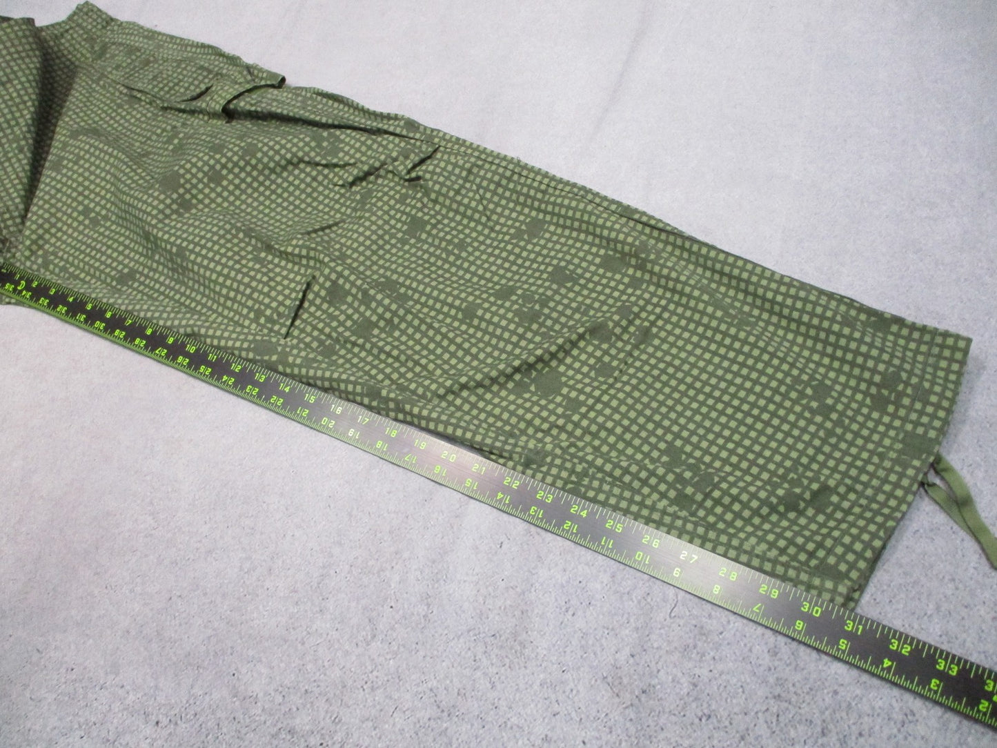 Vintage US Military Night Camouflage Desert Trousers Medium Regular DNC Pants