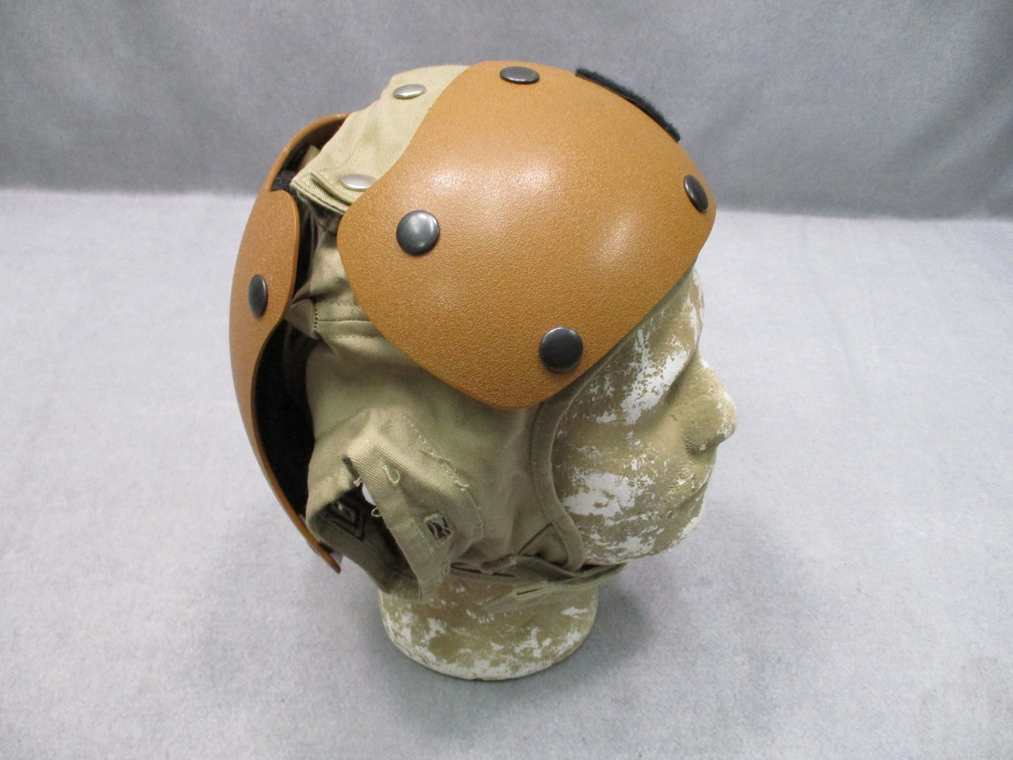 US Military Flight Deck Crewman Helmet MIL-H-81735B Size 7 1/4 Tan Surplus