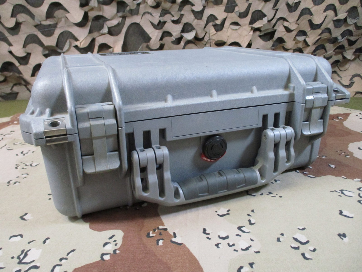 Pelican 1450 Hard Case Watertight Protective Equipment Case - Gray