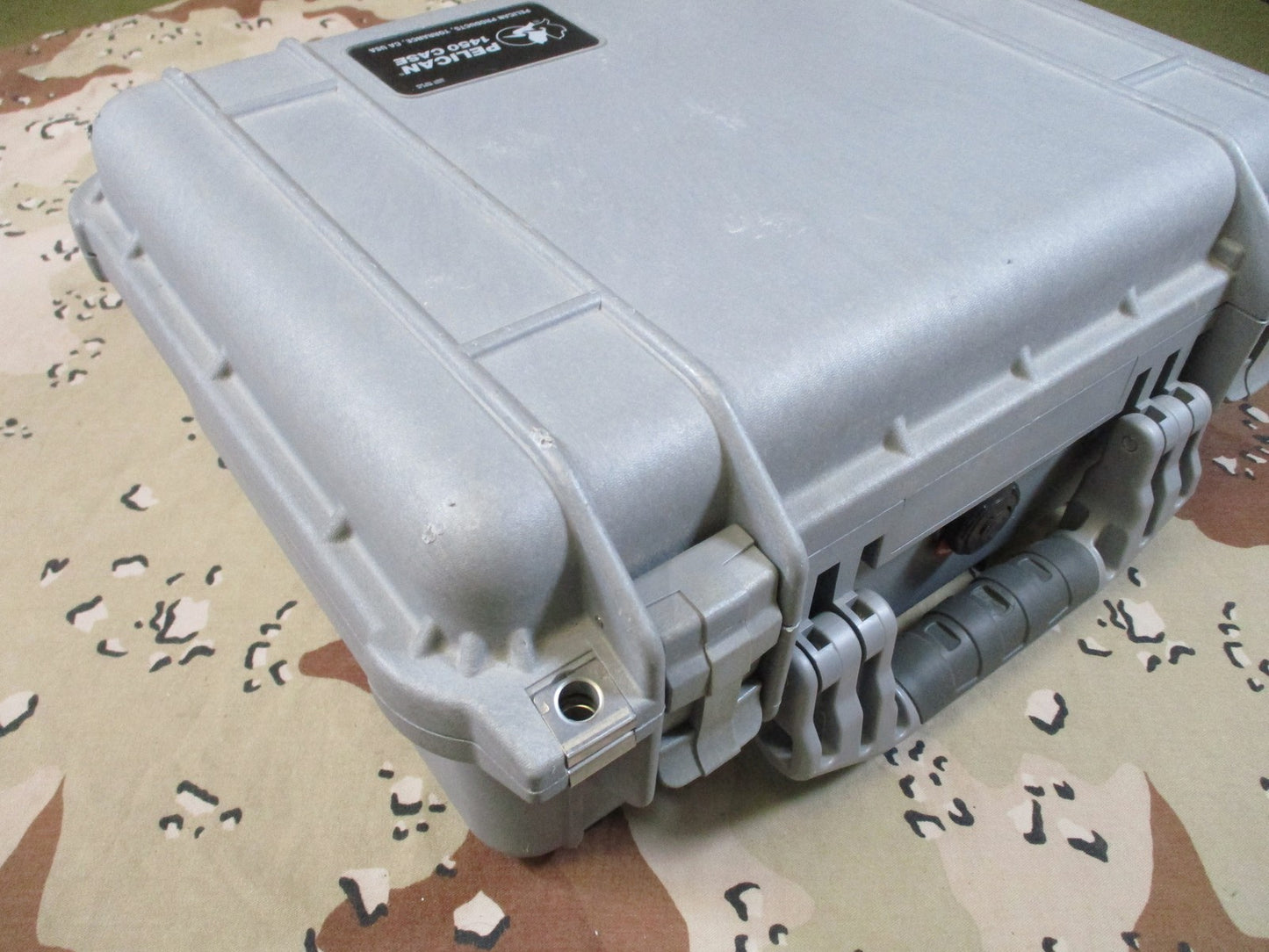 Pelican 1450 Hard Case Watertight Protective Equipment Case - Gray