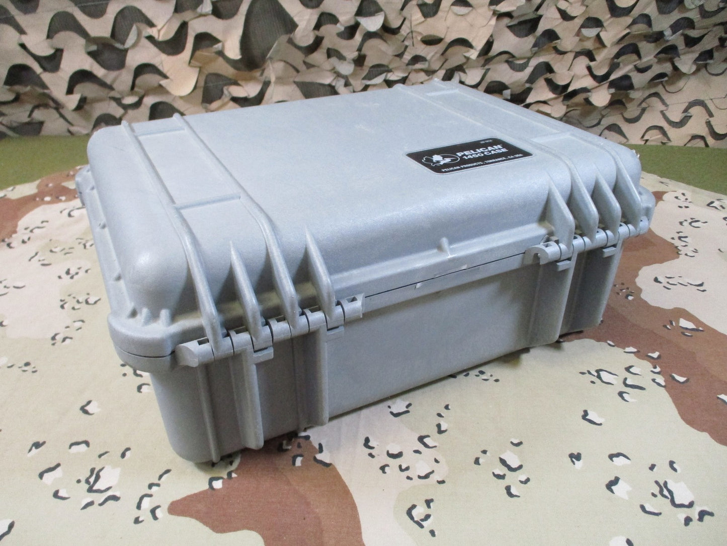 Pelican 1450 Hard Case Watertight Protective Equipment Case - Gray