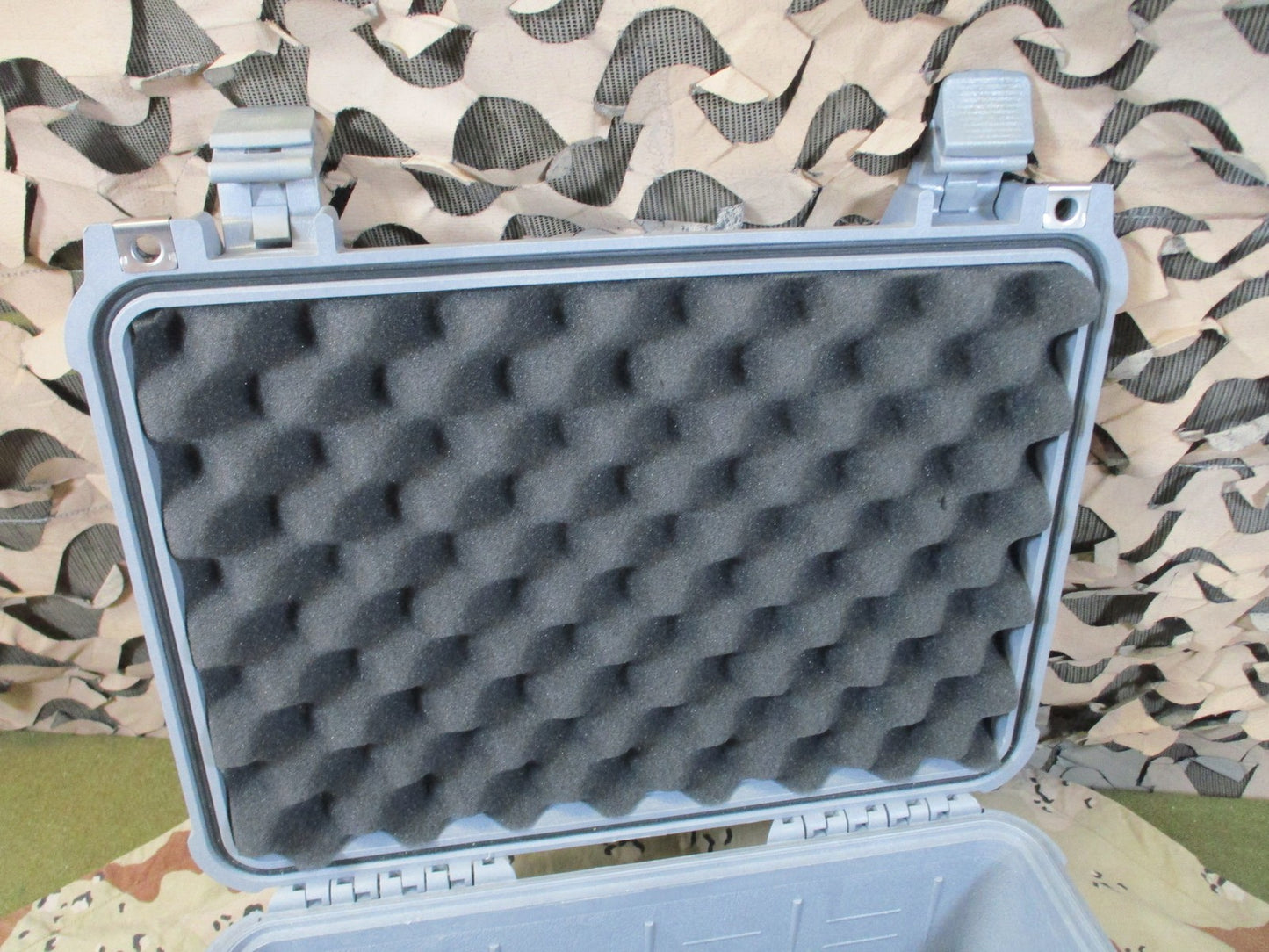 Pelican 1450 Hard Case Watertight Protective Equipment Case - Gray