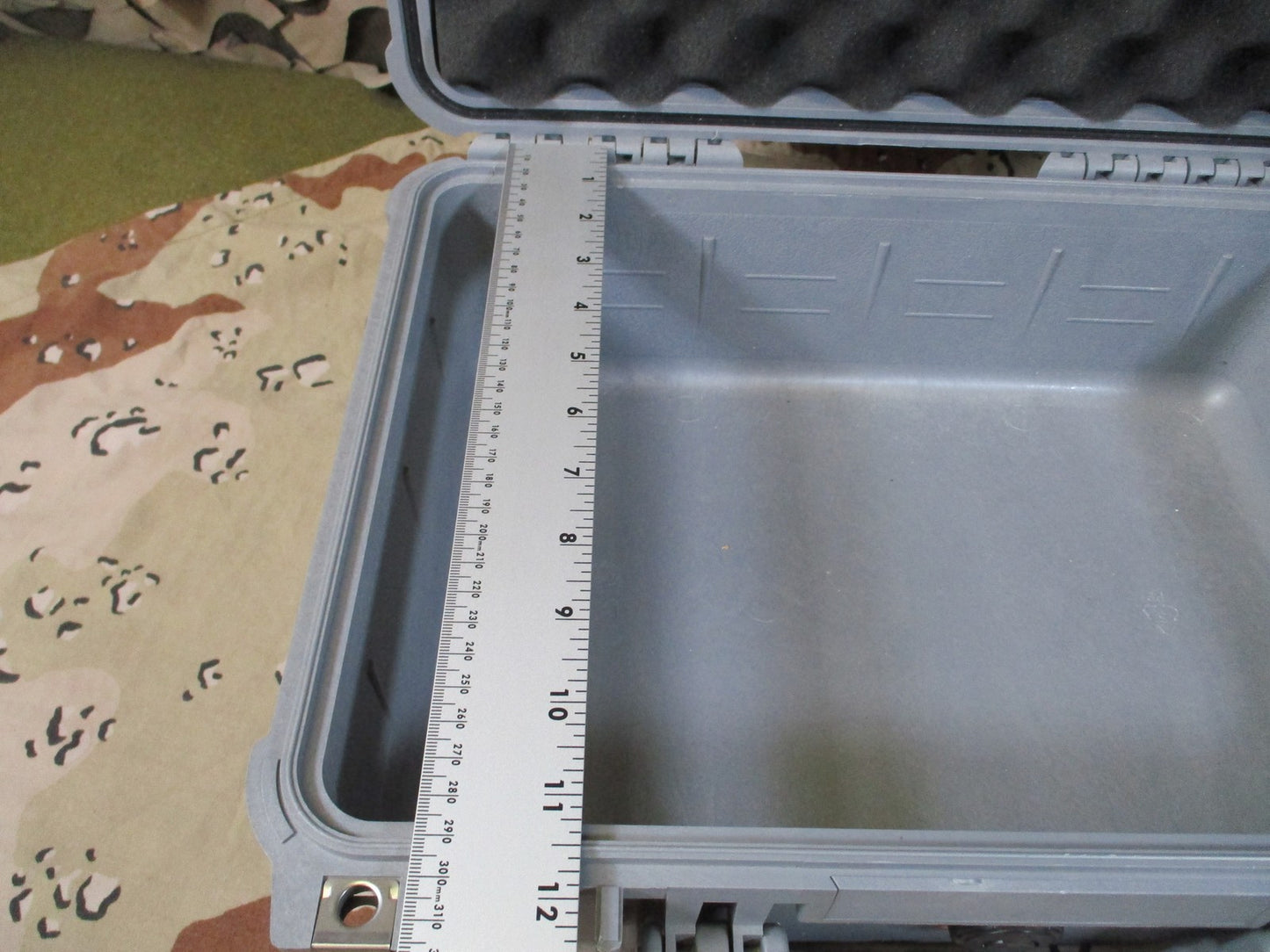 Pelican 1450 Hard Case Watertight Protective Equipment Case - Gray
