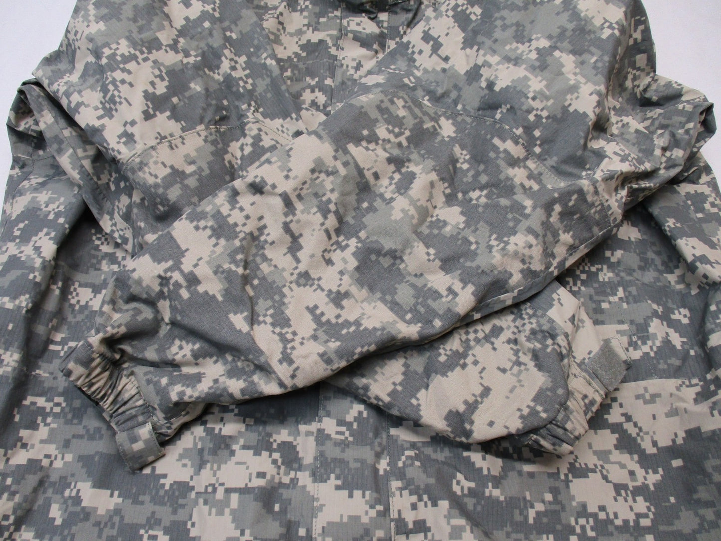 NEW ARMY ACU DIGITAL UCP GEN III LEVEL 6 COLD/WET JACKET MEDIUM/LONG GORE-TEX