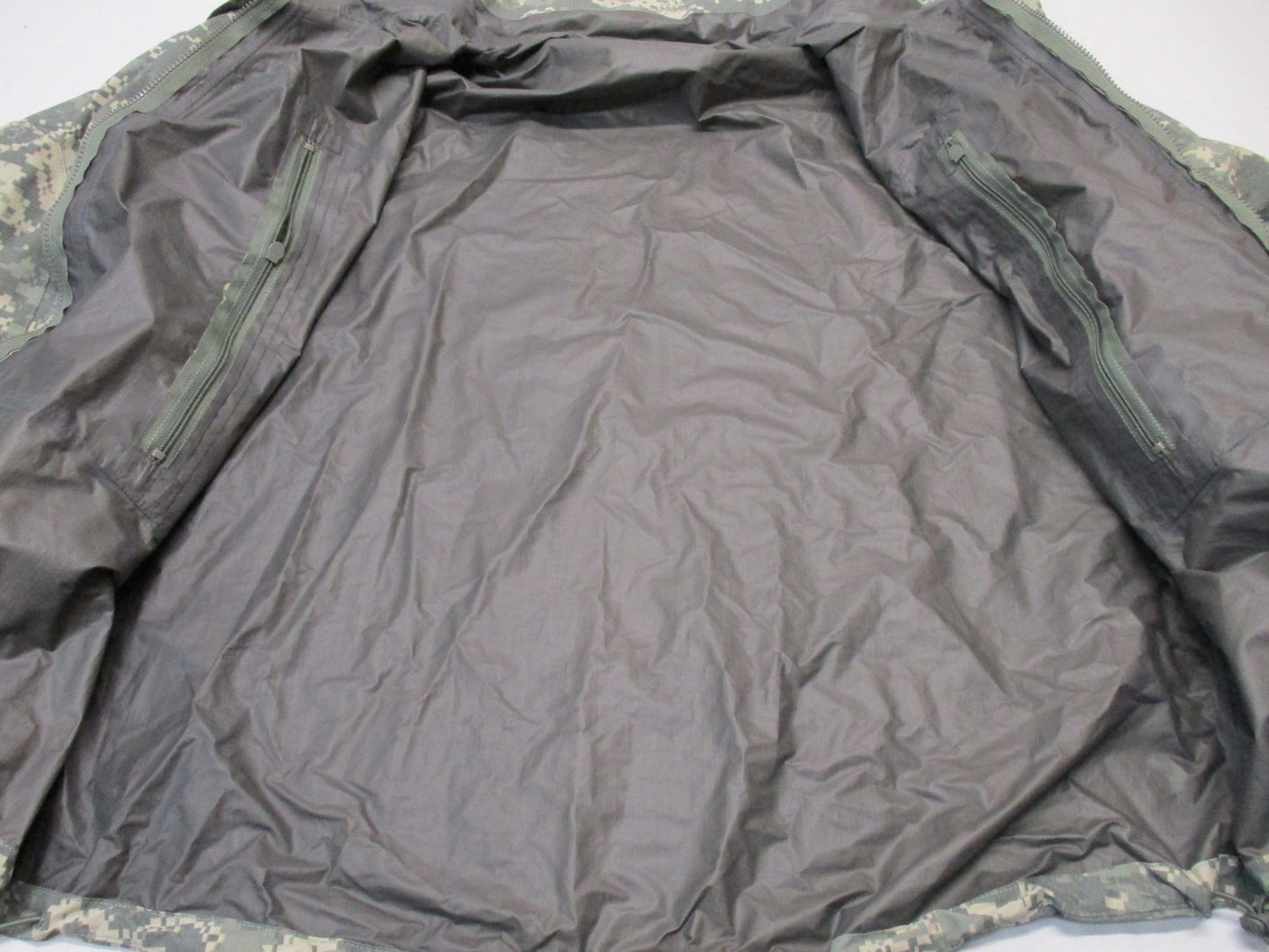 NEW ARMY ACU DIGITAL UCP GEN III LEVEL 6 COLD/WET JACKET MEDIUM/LONG GORE-TEX