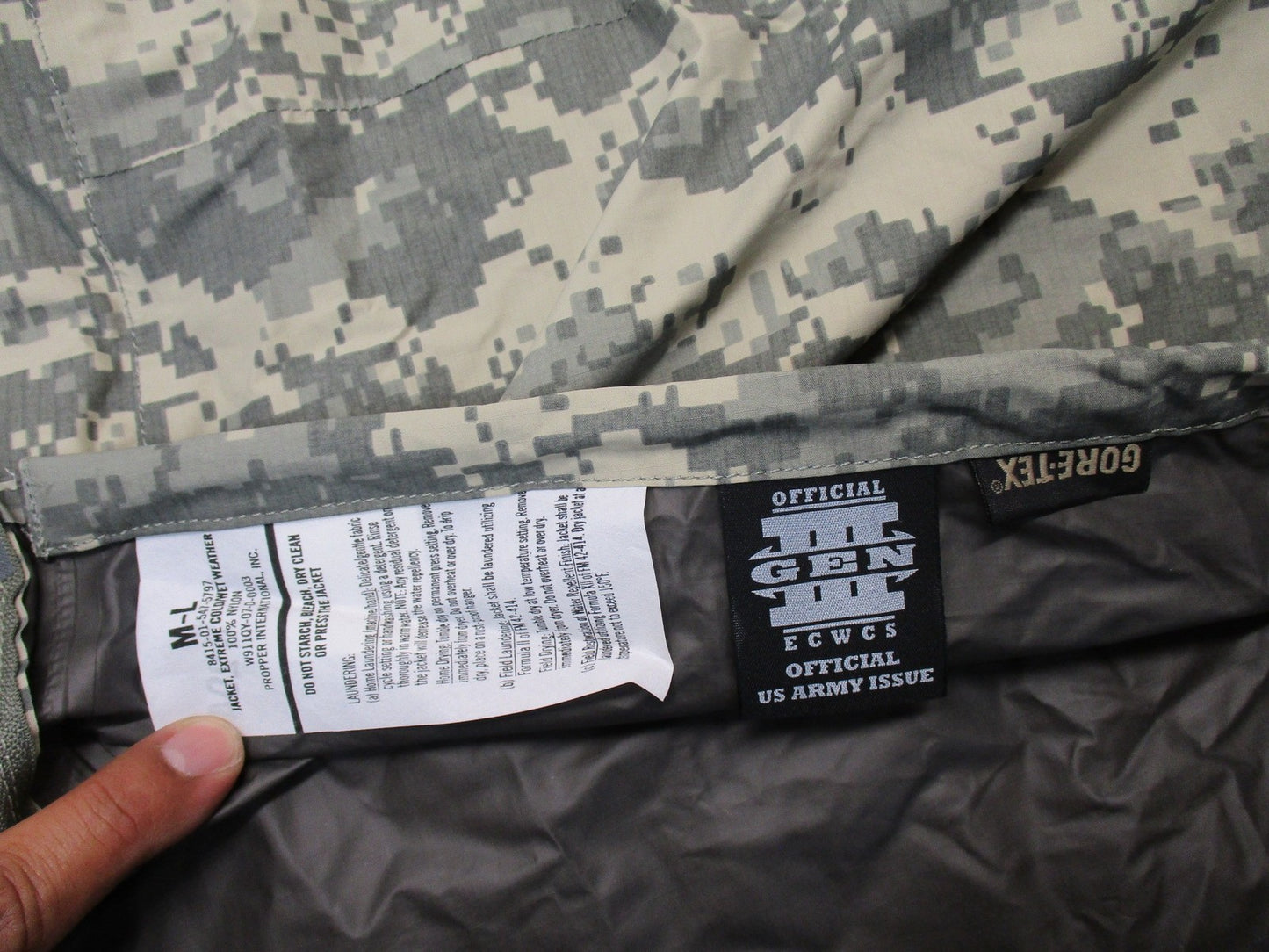 NEW ARMY ACU DIGITAL UCP GEN III LEVEL 6 COLD/WET JACKET MEDIUM/LONG GORE-TEX