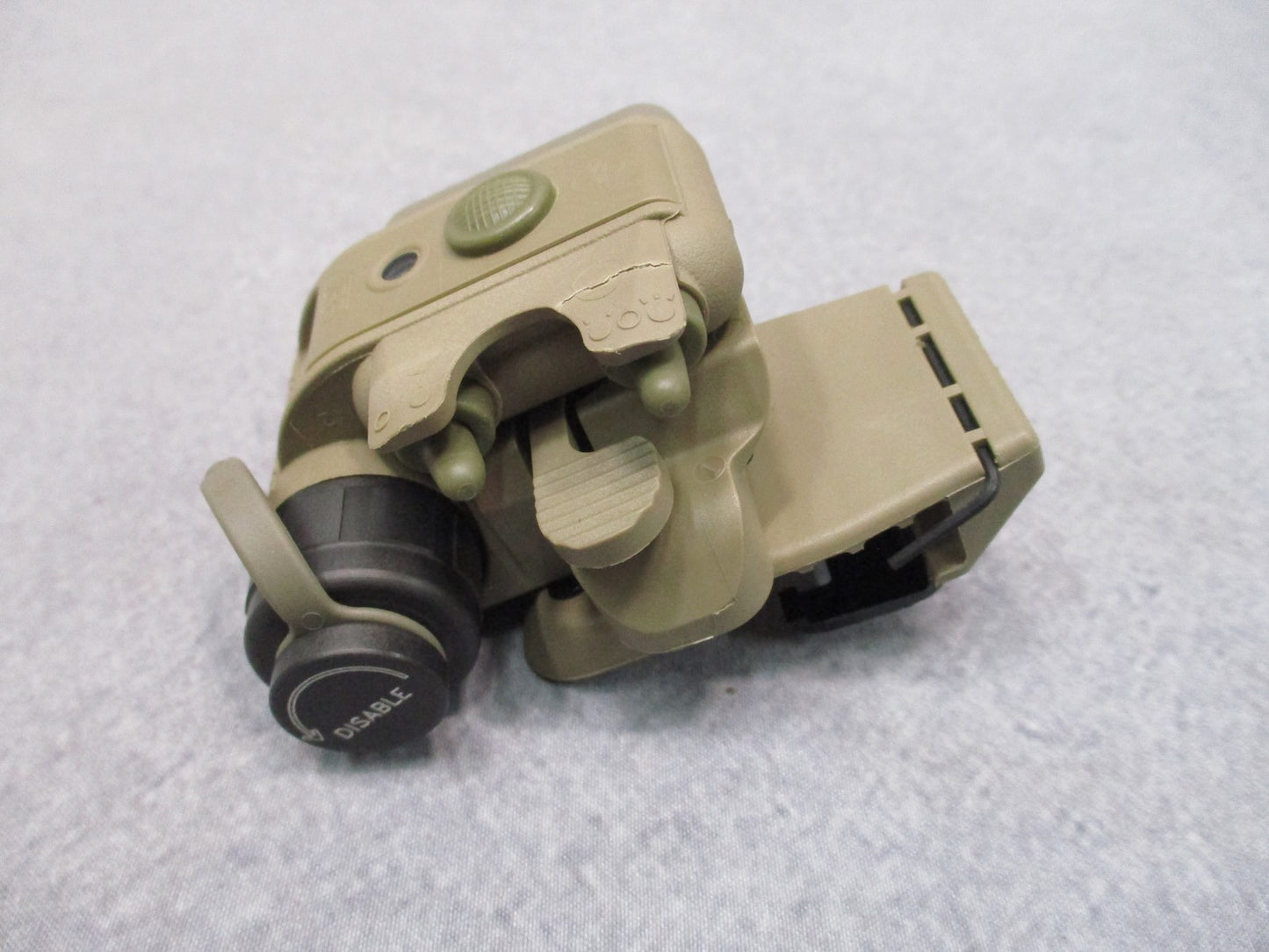 DAMAGE TAN SUREFIRE HELMET LIGHT WHITE/RED - IR STROBE ACH/MICH MOUNT HL1-C-TN