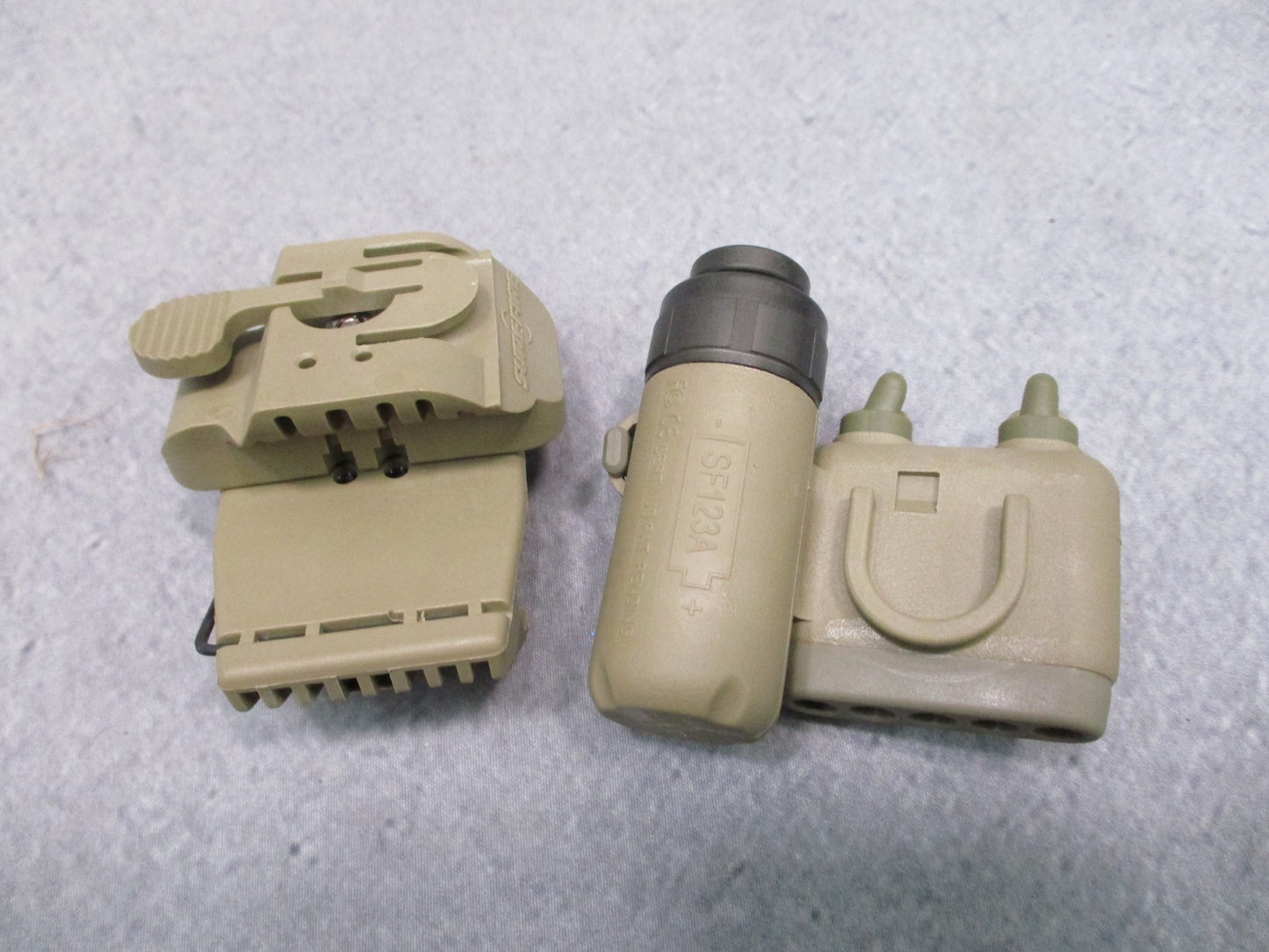 DAMAGE TAN SUREFIRE HELMET LIGHT WHITE/RED - IR STROBE ACH/MICH MOUNT HL1-C-TN