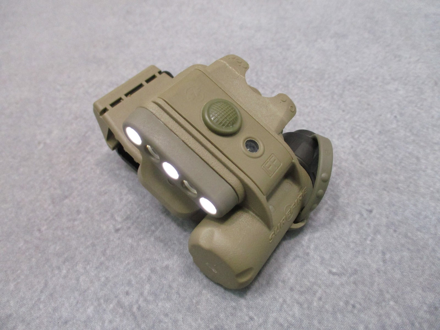 DAMAGE TAN SUREFIRE HELMET LIGHT WHITE/RED - IR STROBE ACH/MICH MOUNT HL1-C-TN