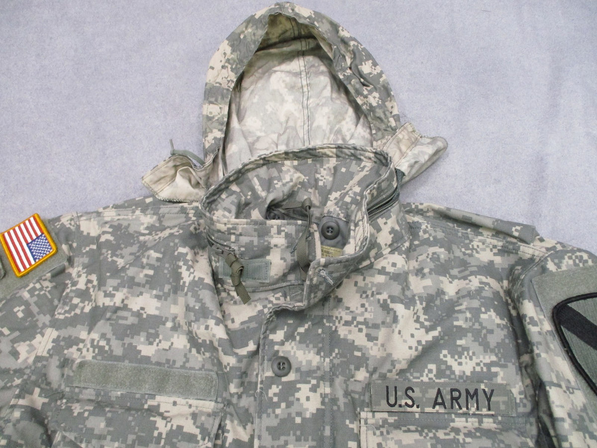 US Army ACU Field Coat Jacket Large Regular UCP Camo 1st Cav 3rd ID Patches