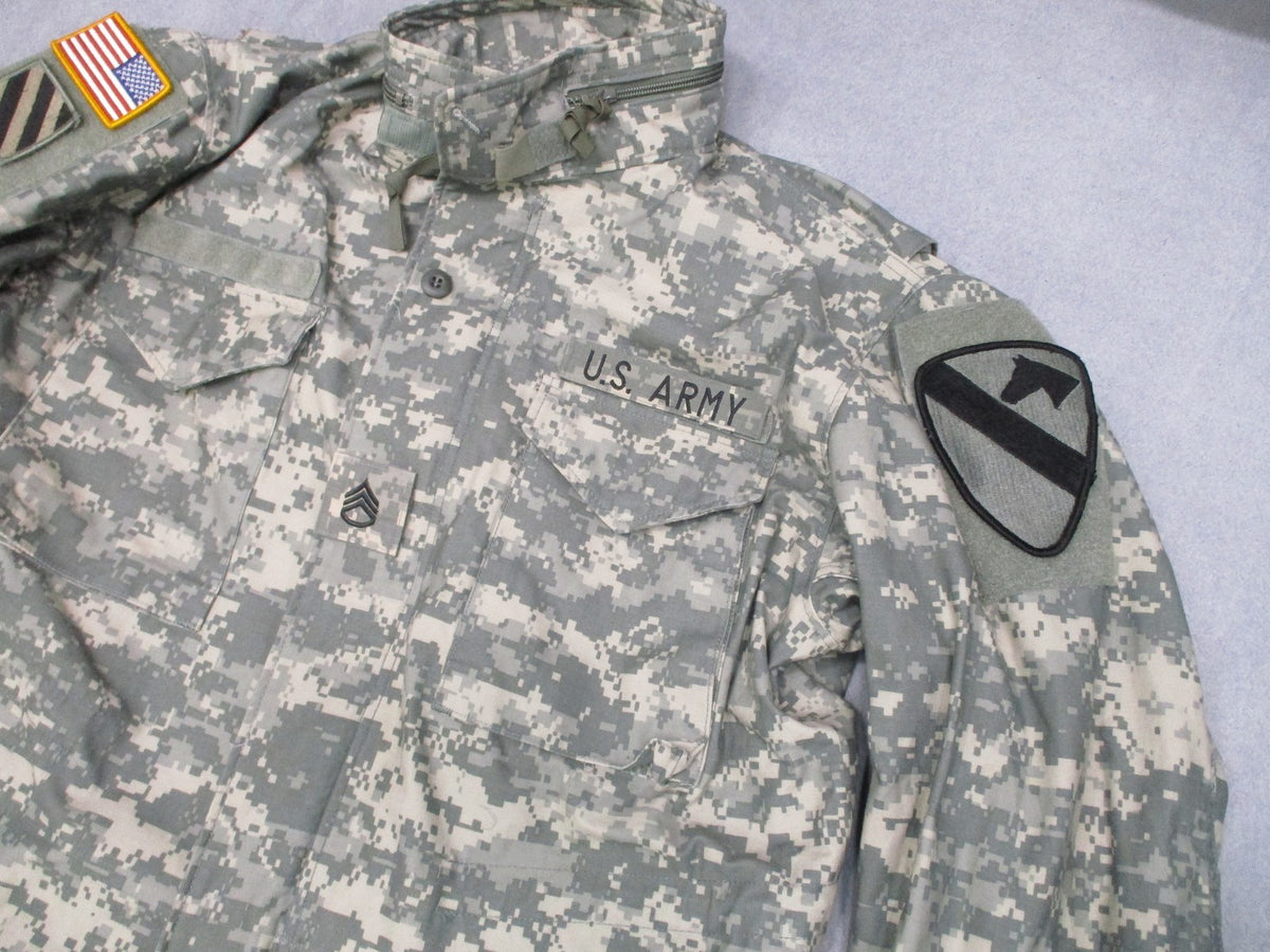 US Army ACU Field Coat Jacket Large Regular UCP Camo 1st Cav 3rd ID Patches