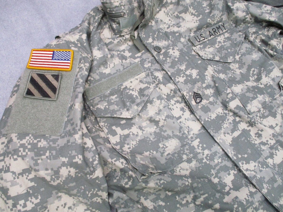 US Army ACU Field Coat Jacket Large Regular UCP Camo 1st Cav 3rd ID Patches