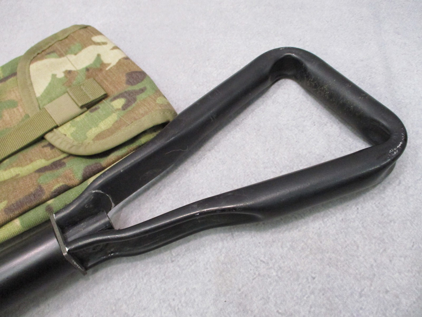 US Military Issue Tri-Fold E-Tool Shovel with Scorpion OCP w2 MOLLE II Pouch