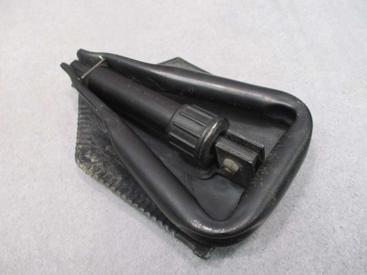 US Military Issue Tri-Fold E-Tool Shovel with Scorpion OCP w2 MOLLE II Pouch