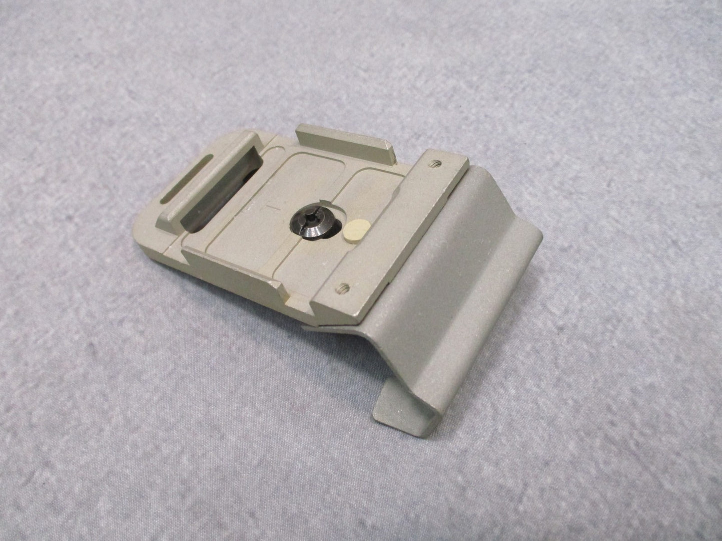 NEW ACH HELMET NVG LEVER MOUNT RHINO BRACKET BASE PLATE SHROUD TAN ONE HOLE