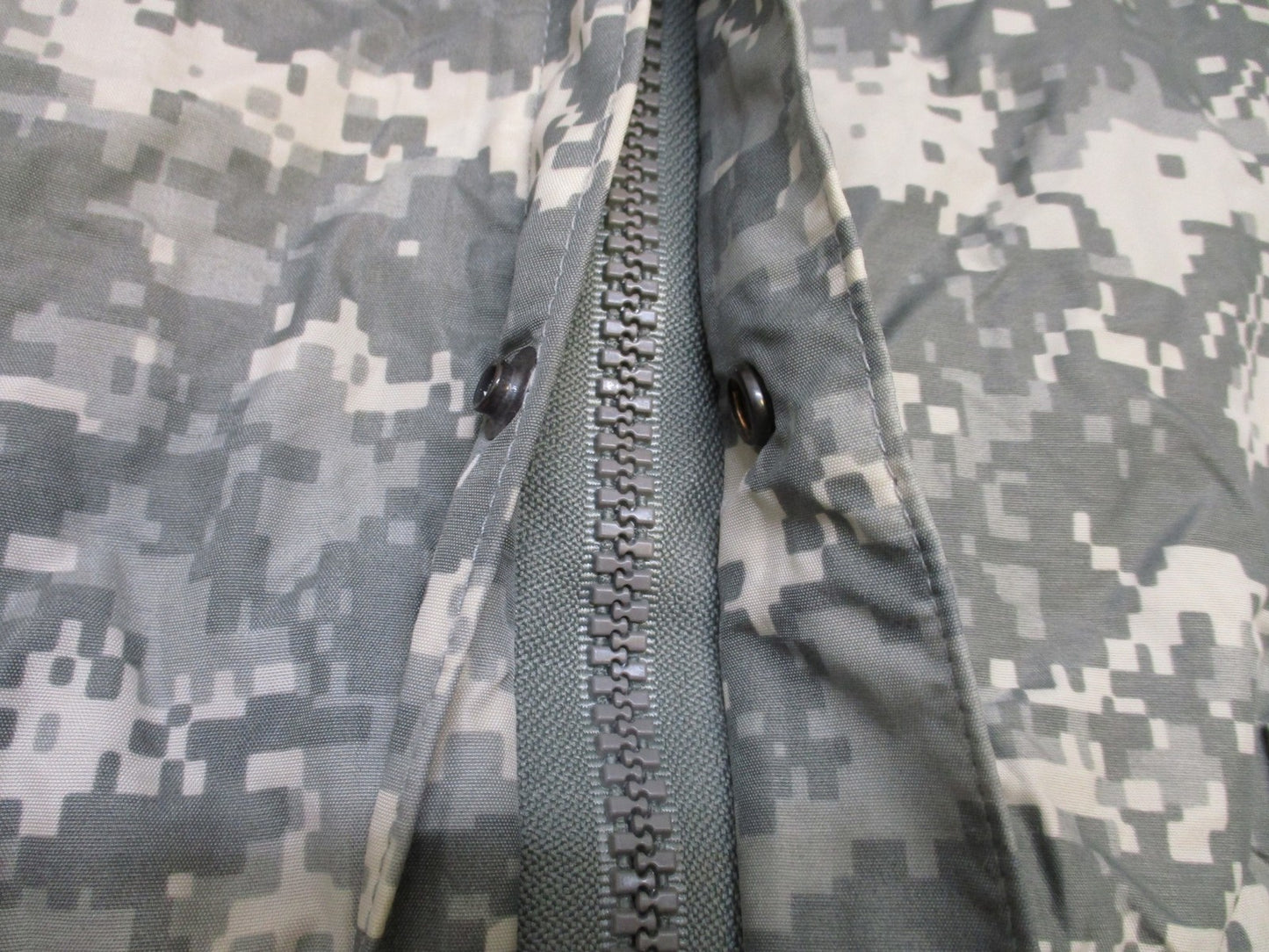 X-SMALL ARMY ACU DIGITAL WET WEATHER IMPROVED RAINSUIT JACKET 8415-01-527-4611
