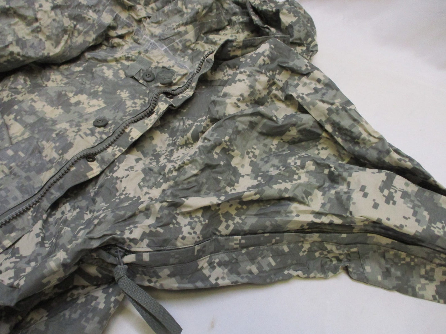 X-SMALL ARMY ACU DIGITAL WET WEATHER IMPROVED RAINSUIT JACKET 8415-01-527-4611