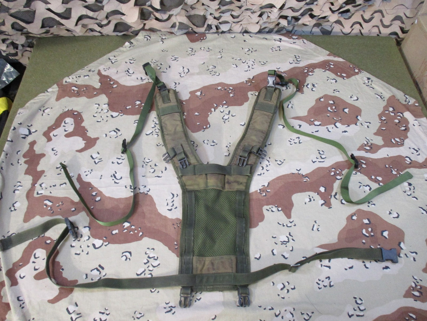 British Other Arms Rucksack w/ Suspenders Used Surplus Broken Buckles dpm camo