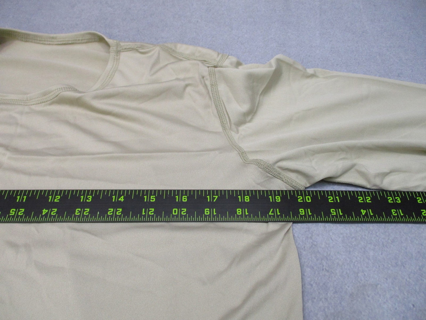 USGI Military Polartec Silkweight Undershirt Desert Sand Small Regular Thumbhole