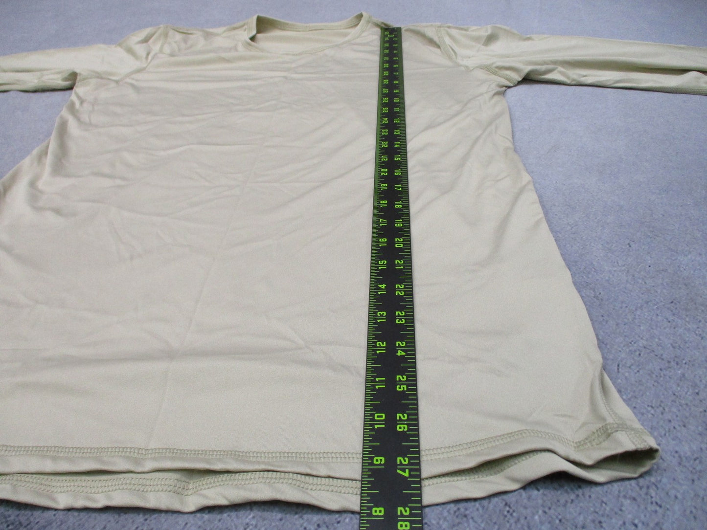 USGI Military Polartec Silkweight Undershirt Desert Sand Small Regular Thumbhole