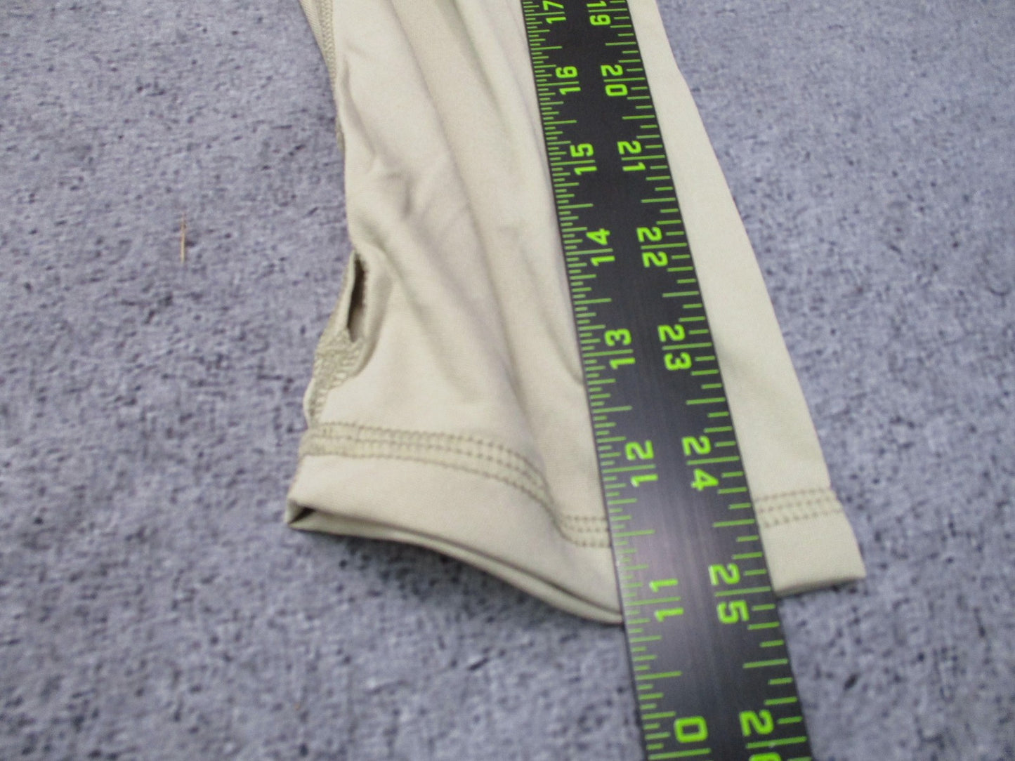 USGI Military Polartec Silkweight Undershirt Desert Sand Small Regular Thumbhole
