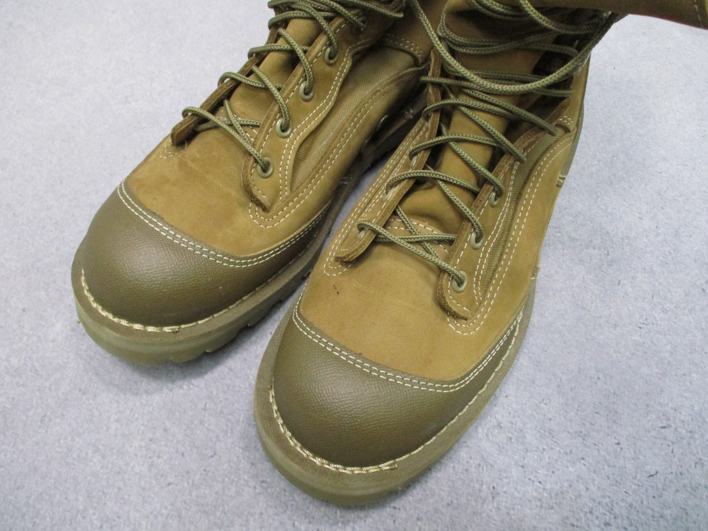 Bates E29502A USMC RAT Hot Weather Combat Boots Mens 9.5 R Vibram Coyote