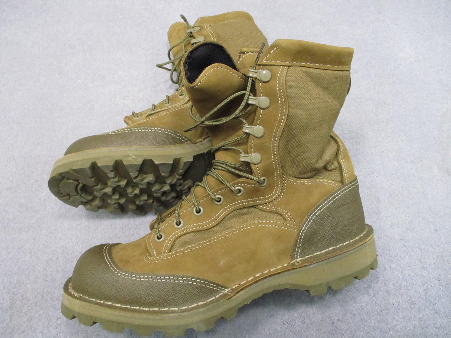 Bates E29502A USMC RAT Hot Weather Combat Boots Mens 9.5 R Vibram Coyote