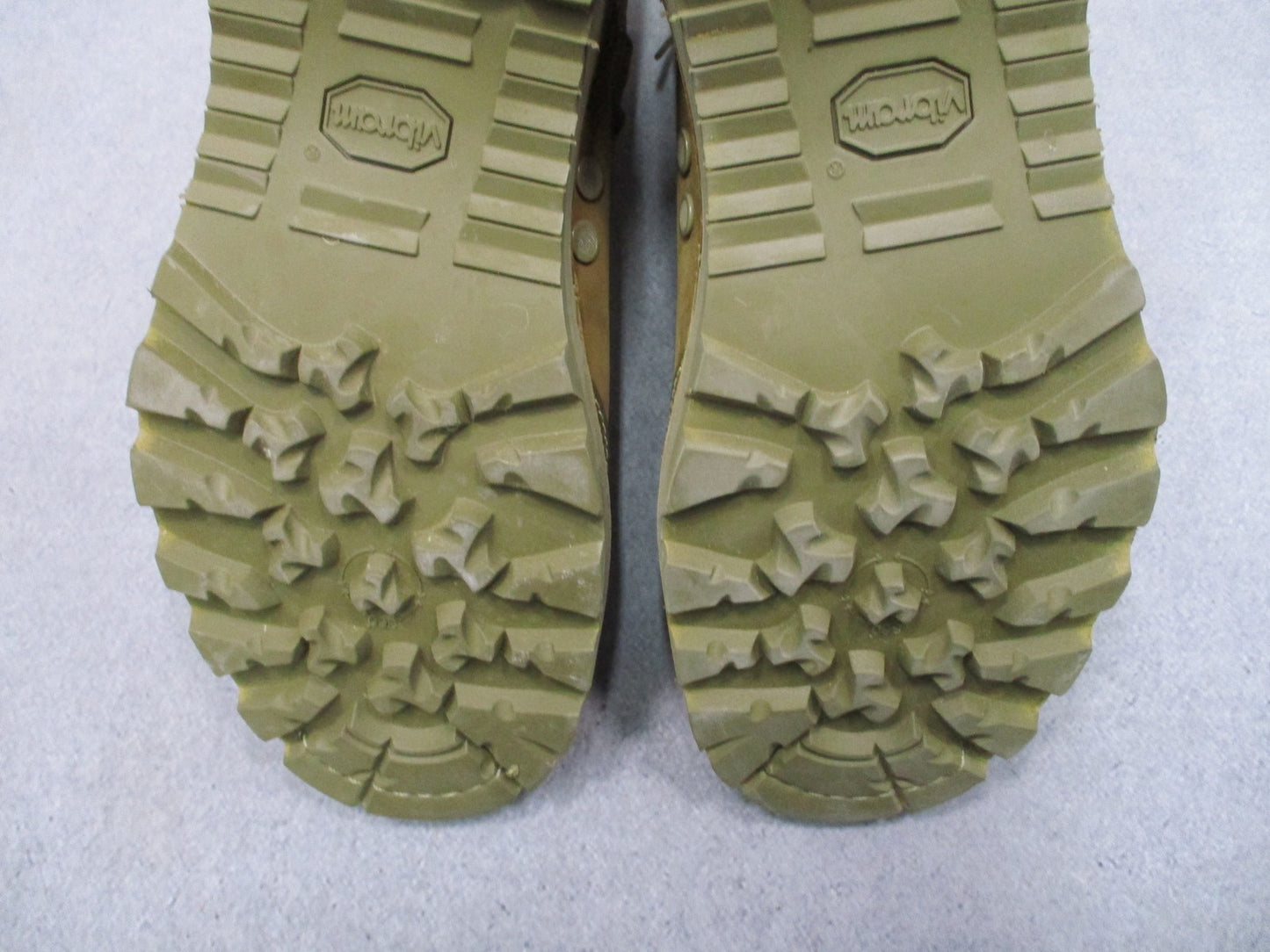 Bates E29502A USMC RAT Hot Weather Combat Boots Mens 9.5 R Vibram Coyote
